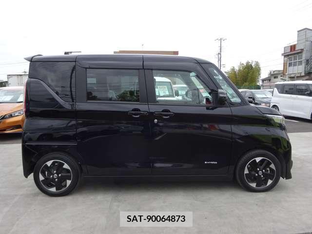 Nissan ROOX 2022-07 219052-3