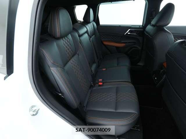 Mitsubishi OUTLANDER PHEV 2023-03 303889-2