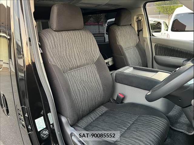 Nissan NV350 Caravan 2019-05 365591-6