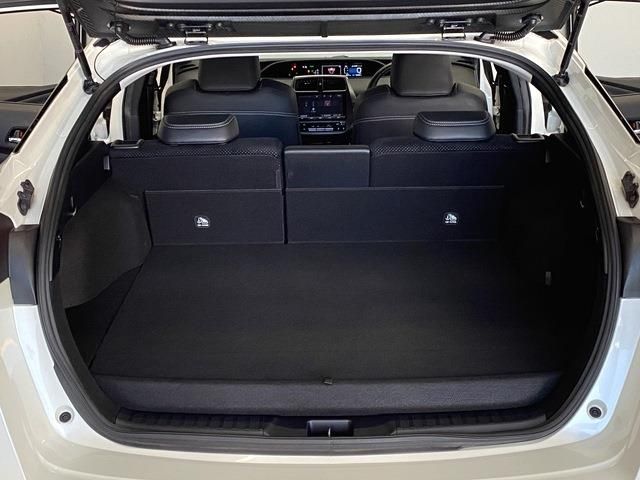 Toyota PRIUS PHV 2018-01 192007-9