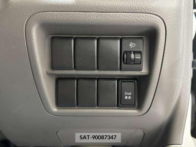Suzuki EVERY 2016-06 327734-11