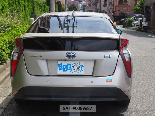 Toyota PRIUS 2017-03 351381-19