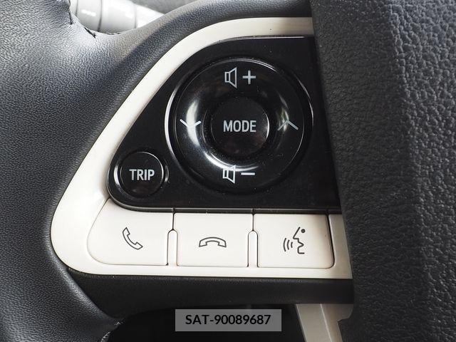 Toyota PRIUS 2017-03 351381-8