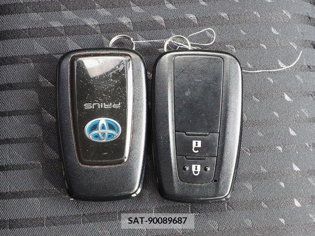 Toyota PRIUS 2017-03 351381-11