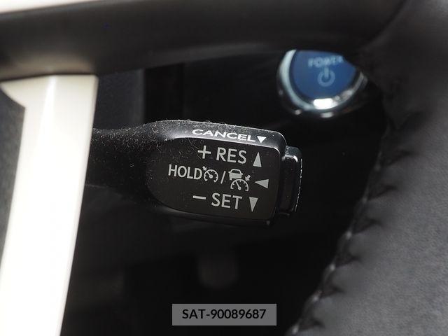 Toyota PRIUS 2017-03 351381-6