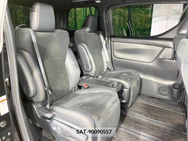 Toyota ALPHARD 2021-04 215824-9