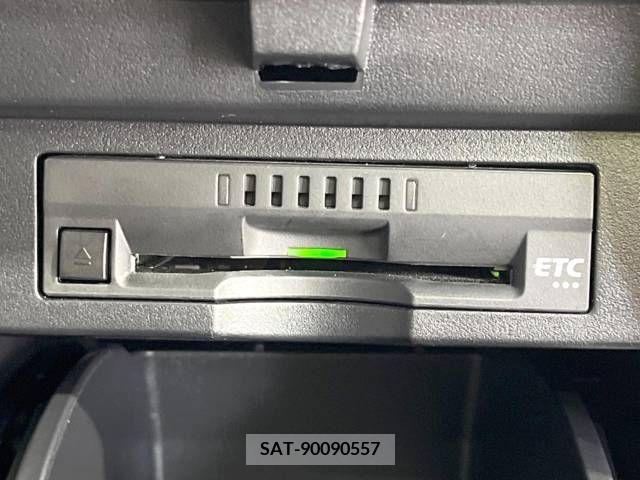 Toyota ALPHARD 2021-04 215824-7