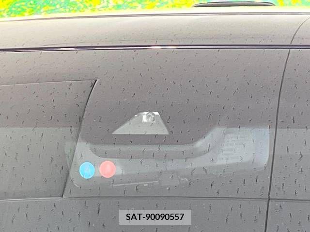 Toyota ALPHARD 2021-04 215824-2