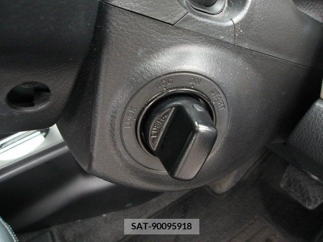 Mazda VERISA 2015-04 369902-18