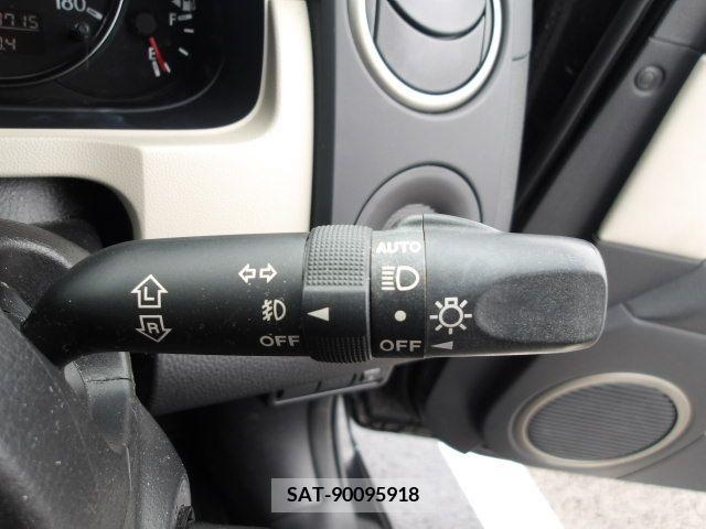 Mazda VERISA 2015-04 369902-17