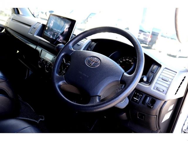 Toyota HIACE VAN 2012-01 182946-12