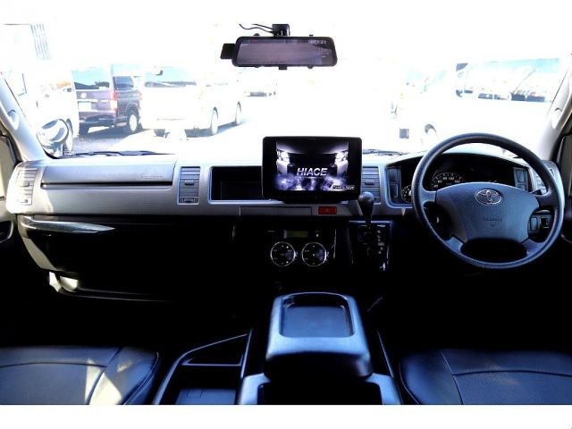 Toyota HIACE VAN 2012-01 182946-1