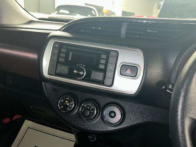 Toyota VITZ 2014-11 6677-4