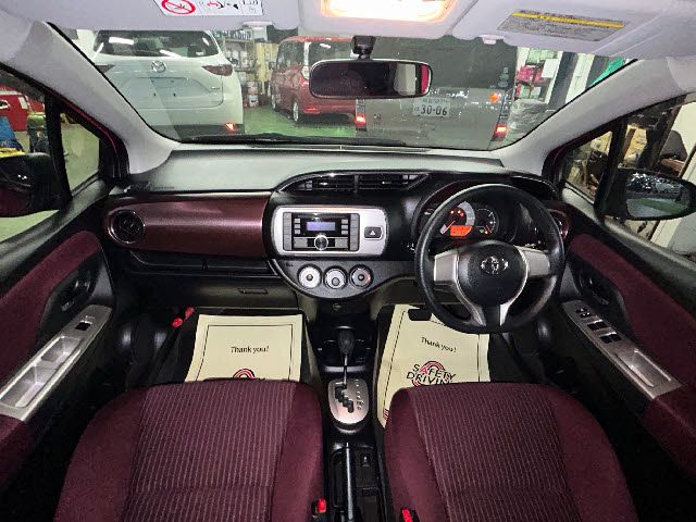 Toyota VITZ 2014-11 6677-1