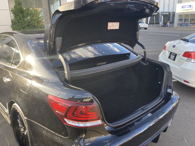 Lexus LS 2015-03 193704-24