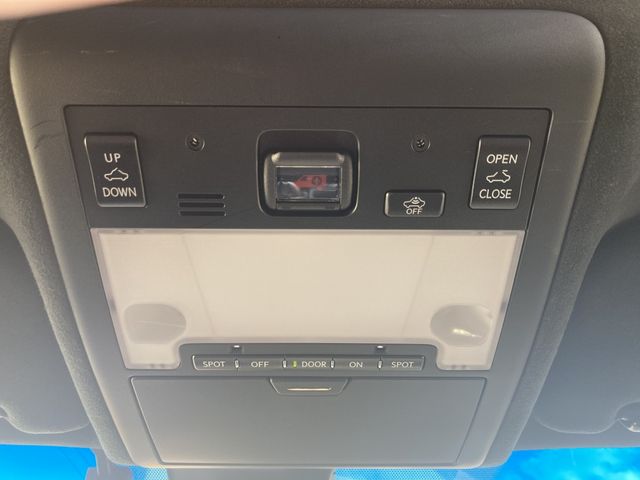 Lexus LS 2015-03 193704-9