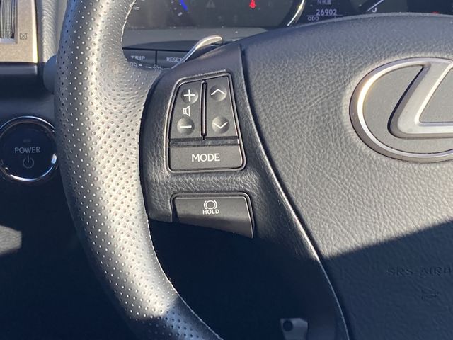 Lexus LS 2015-03 193704-11