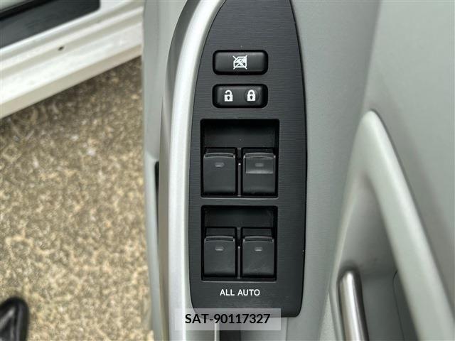 Toyota PRIUS 2015-07 233655-13