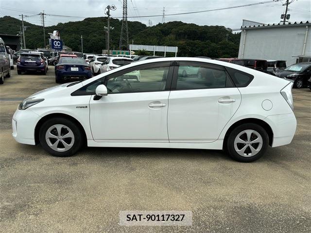 Toyota PRIUS 2015-07 233655-8