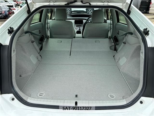 Toyota PRIUS 2015-07 233655-5
