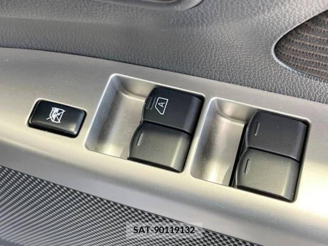 Nissan DAYZ 2015-03 323296-17