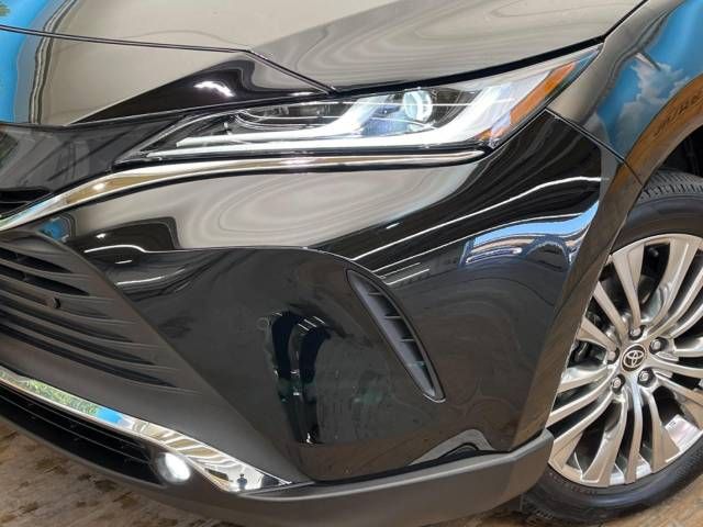 Toyota HARRIER HYBRID 2022-04 28082-12