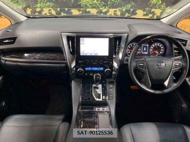 Toyota ALPHARD 2022-05 236305-1