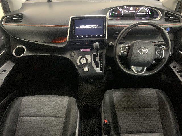 Toyota SIENTA 2019-04 182593-7