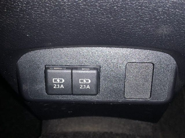 Toyota SIENTA 2019-04 182593-5