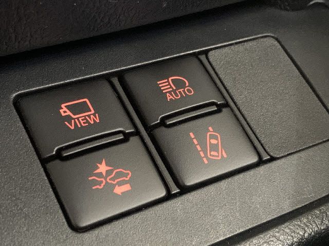 Toyota SIENTA 2019-04 182593-16