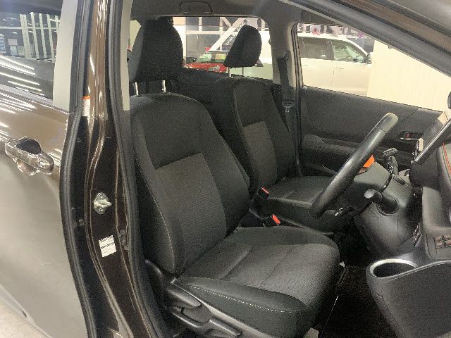 Toyota SIENTA 2019-04 182593-9