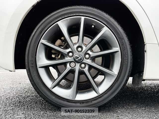 Lexus CT 2011-11 387568-3