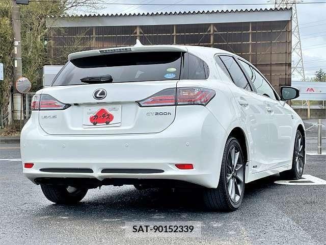 Lexus CT 2011-11 387568-2