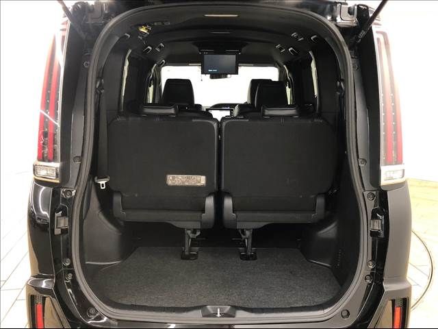 Toyota NOAH 2017-12 15741-12