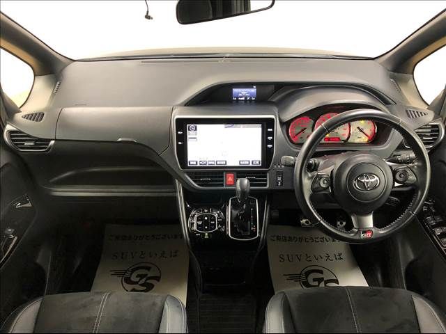 Toyota NOAH 2017-12 15741-2