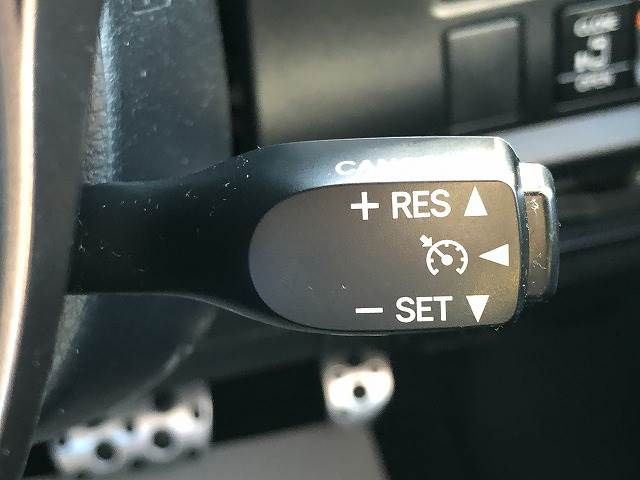 Toyota NOAH 2017-12 15741-9