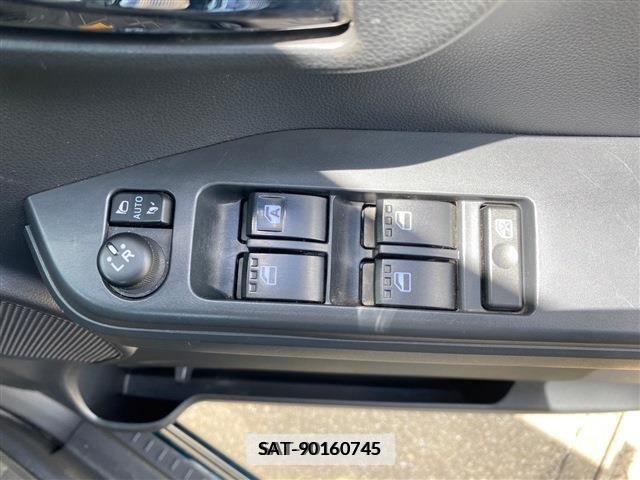 Toyota Pixis Mega 2021-04 352664-13