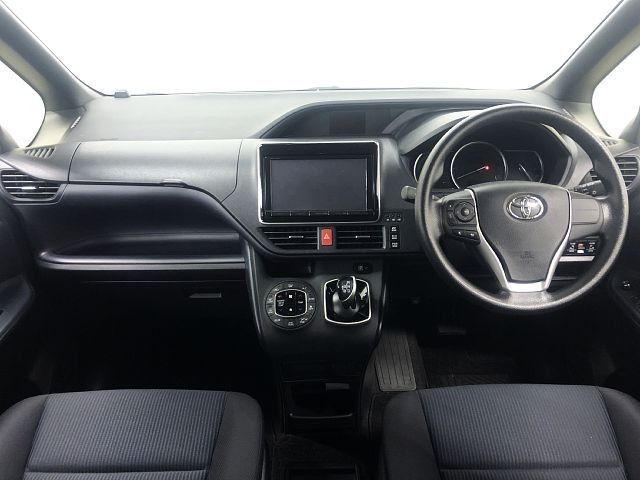Toyota NOAH HYBRID 2016-02 13257-1