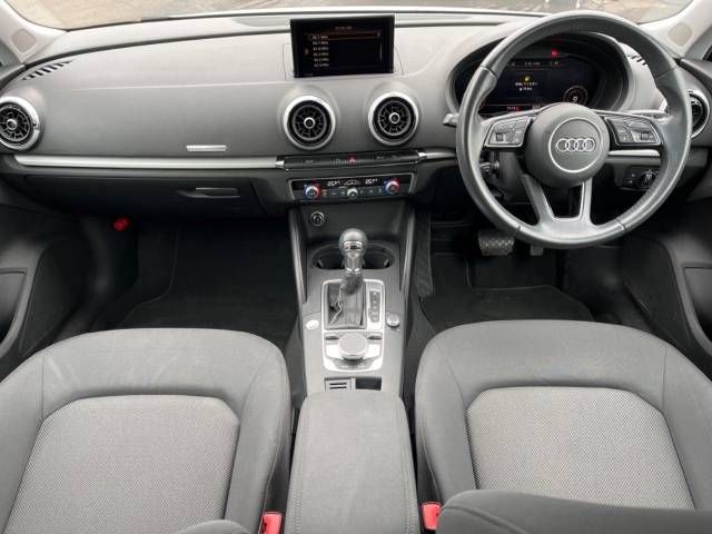 Audi A3 2018-06 25356-1