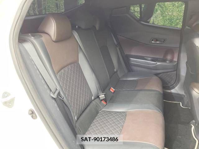 Toyota C-HR 2017-12 357768-13