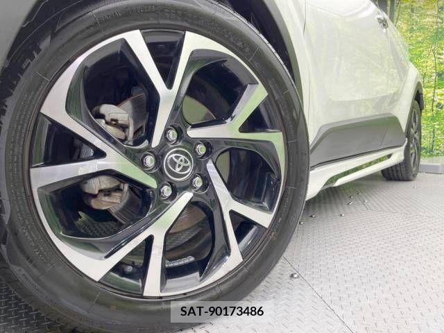 Toyota C-HR 2017-12 357768-16