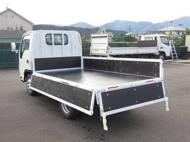 Mazda TITAN 2023-09 23683-7