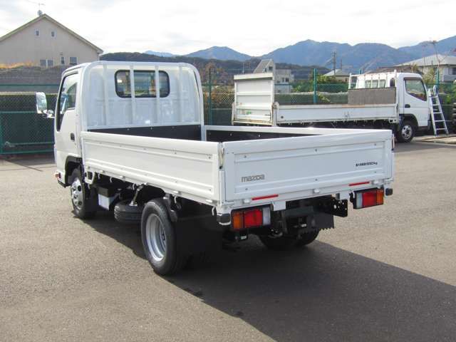 Mazda TITAN 2023-09 23683-6
