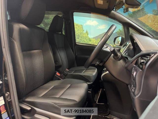 Toyota VOXY 2020-03 370499-8