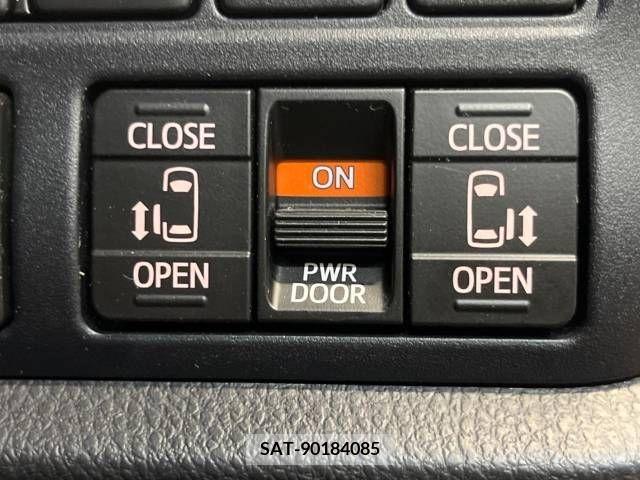 Toyota VOXY 2020-03 370499-3