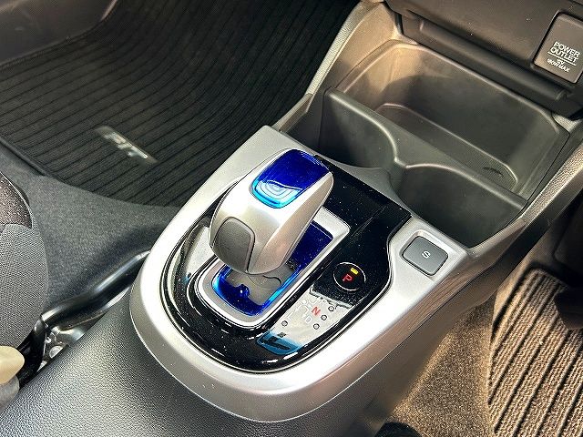 Honda FIT HYBRID 2015-02 196238-19
