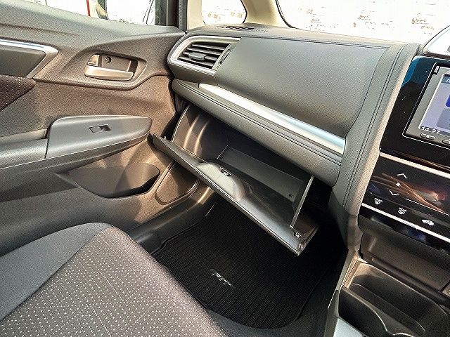 Honda FIT HYBRID 2015-02 196238-26