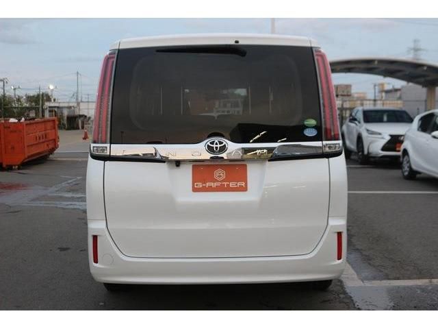 Toyota NOAH 2018-06 183978-3