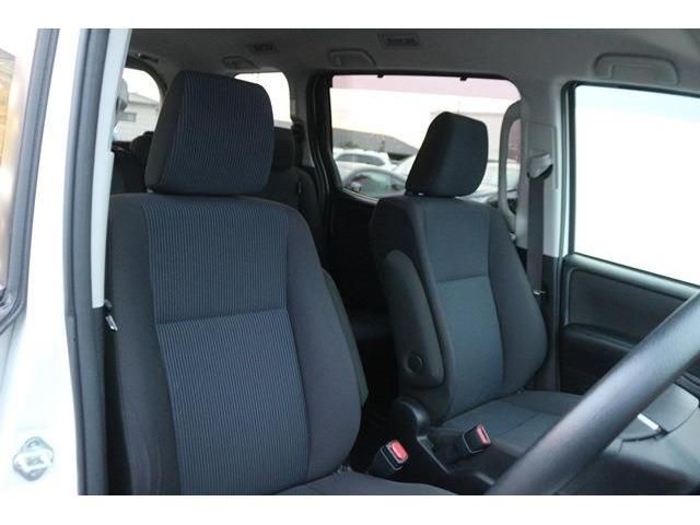 Toyota NOAH 2018-06 183978-10