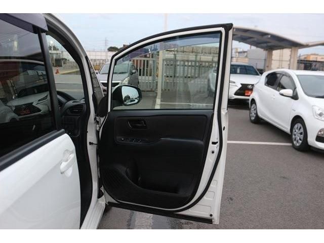 Toyota NOAH 2018-06 183978-8